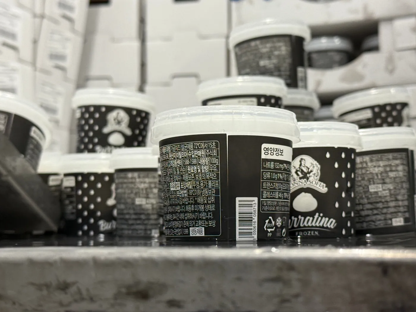 Packaging design per burrata Donna Sofia - prodotti italiani per la Corea